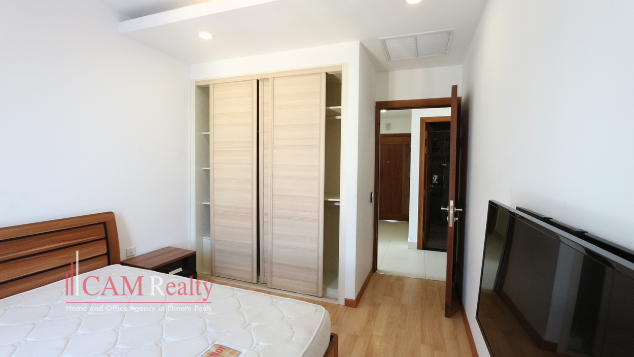 Toul SLeng| Nice 2 bedrooms serviced apartment available for rent| 500$/month