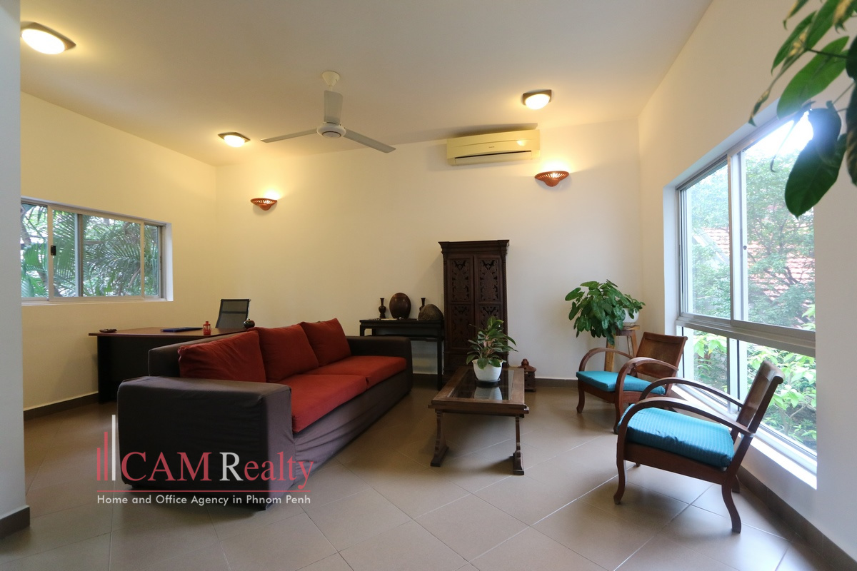 Tonle Basak| Colonial style 3 bedrooms apartment for rent in Phnom Penh| Swimming Pool