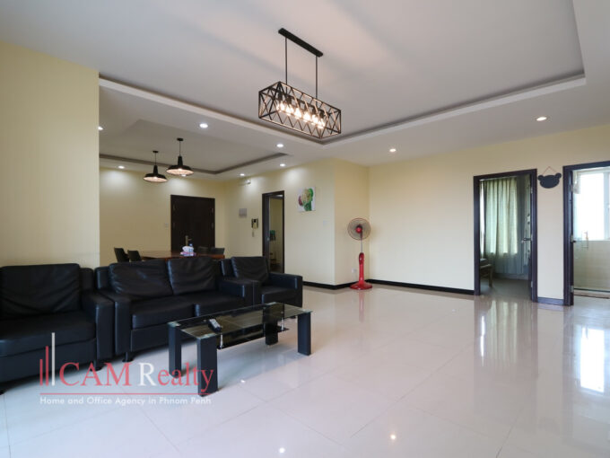 3 bedrooms condominium on 5th floor for rent in Rose condo