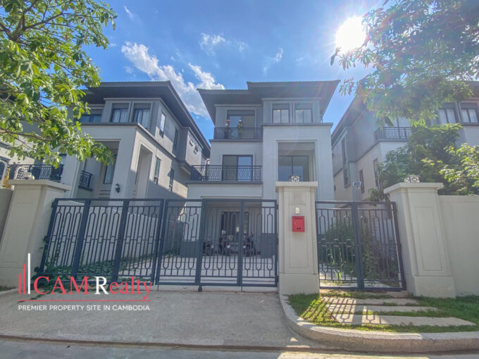 5 Bedrooms Queen Villa For Sale In Chip Mong Land, Grand Phnom Penh City