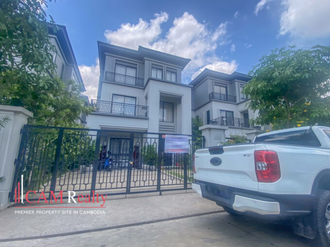 5 Bedrooms Queen Villa For Rent In Chip Mong Land, Parkland 50M
